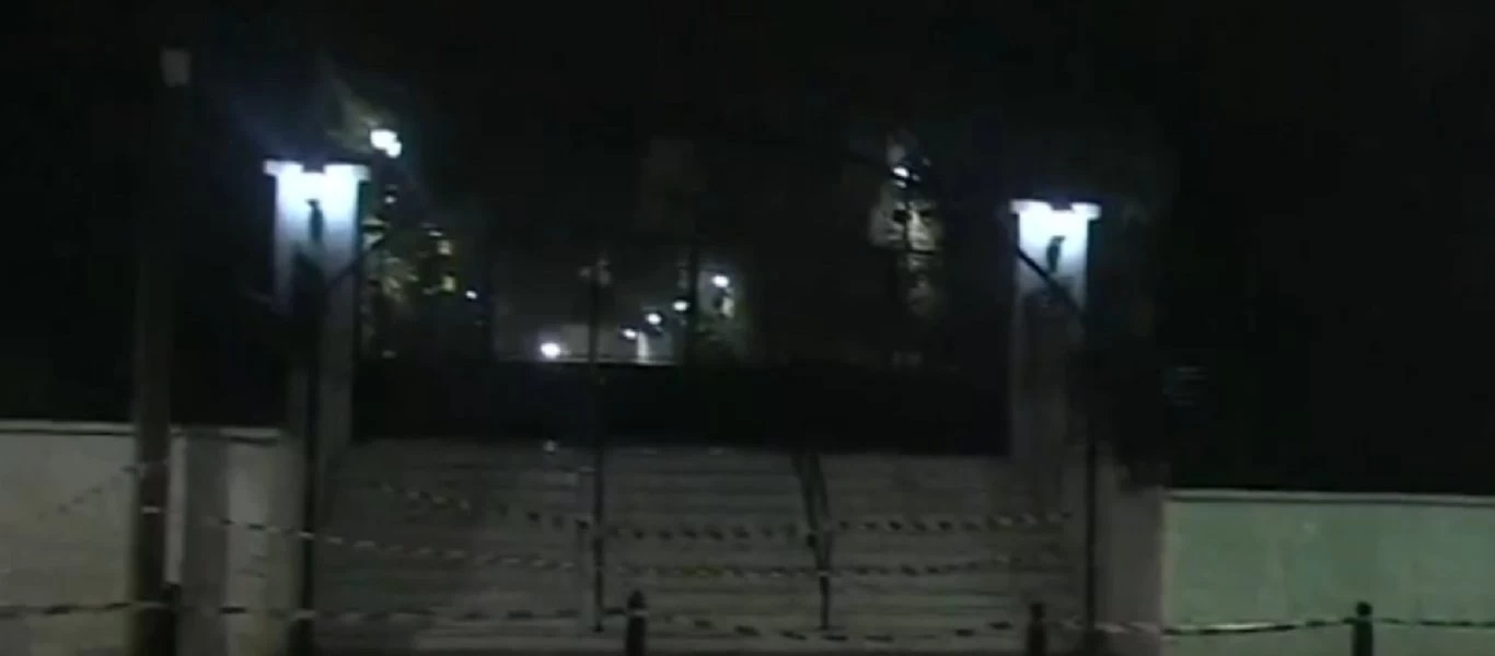 Υπό αστυνομική πολιορκία ο Ι.Ν. Αγίας Βαρβάρας: Κορδέλες, περιπολικά και αστυνομοκρατία αντί εορτής